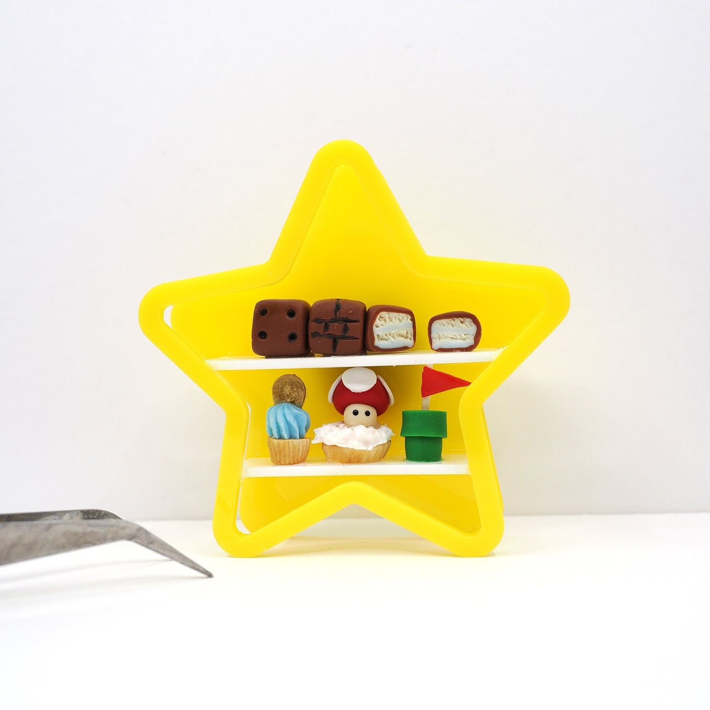 Miniature Dessert Diorama Magnet - Retro Game