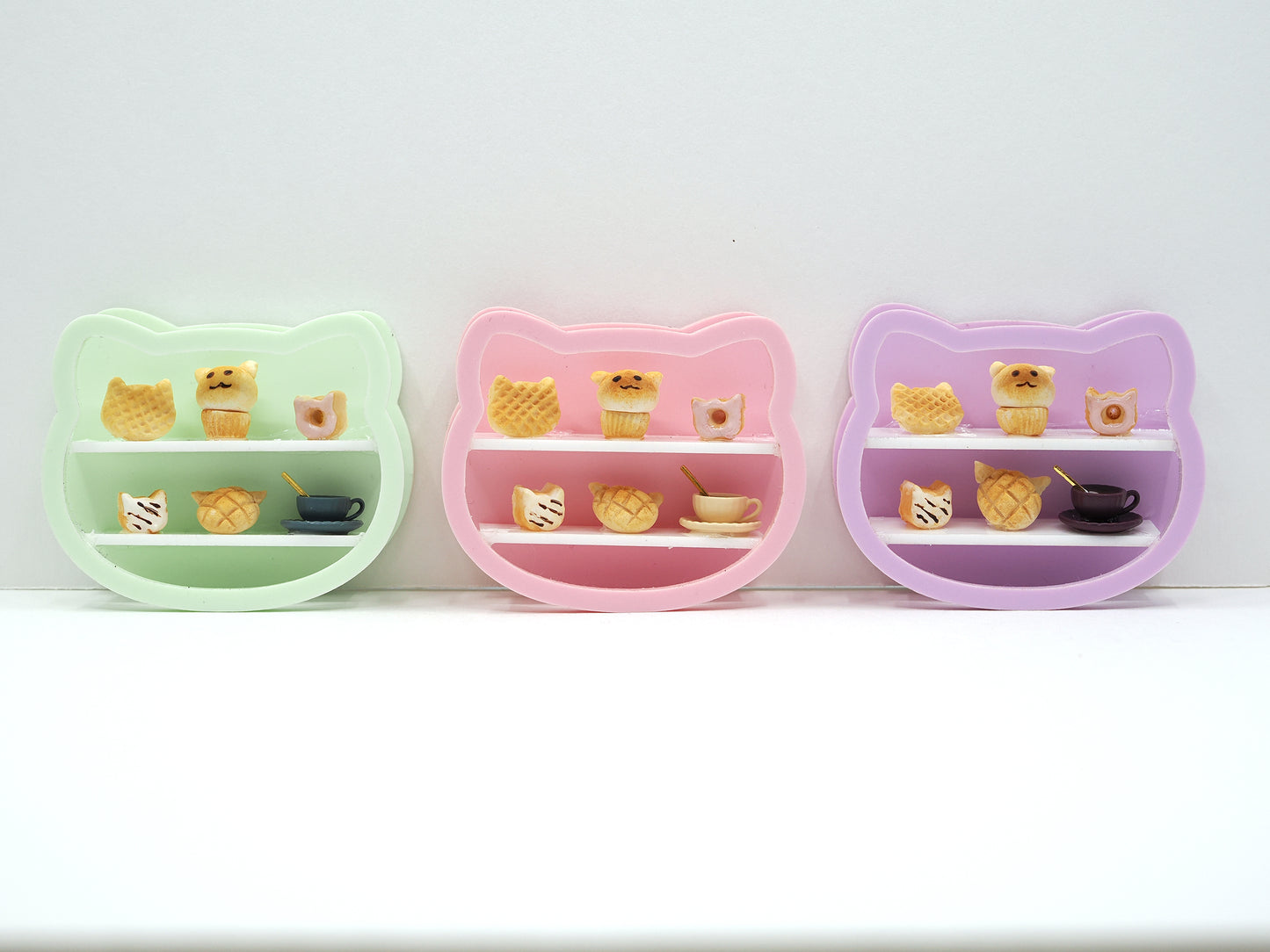 Miniature Dessert Diorama Magnet - Kitty
