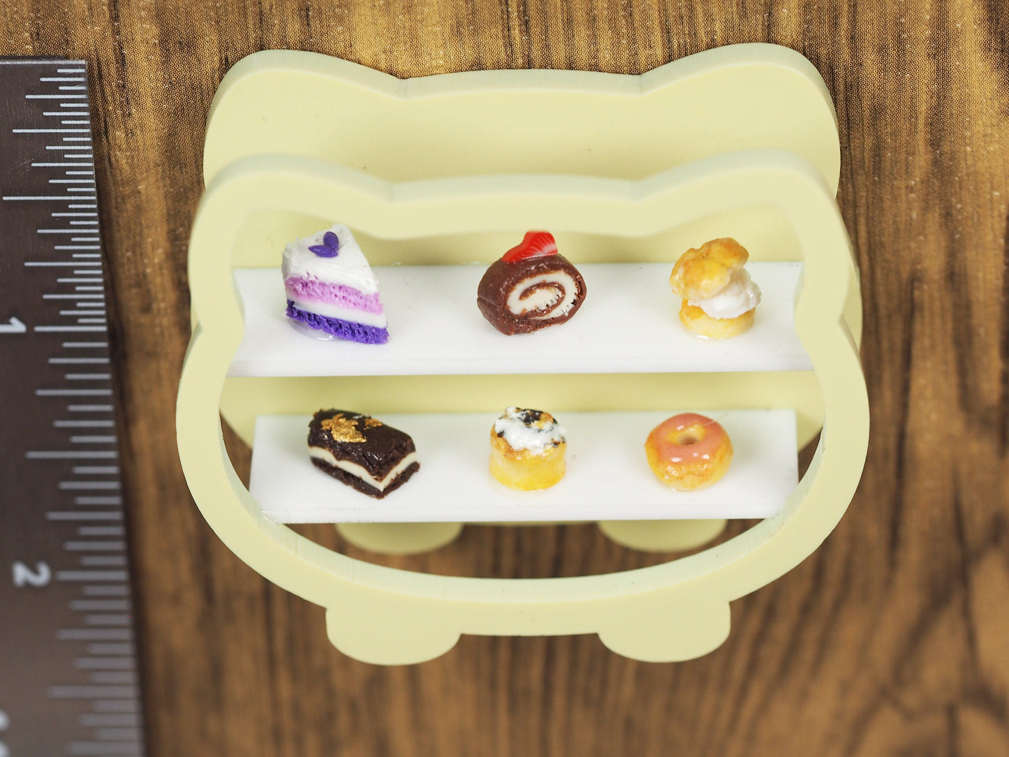 Miniature Dessert Diorama Magnet - Kitty