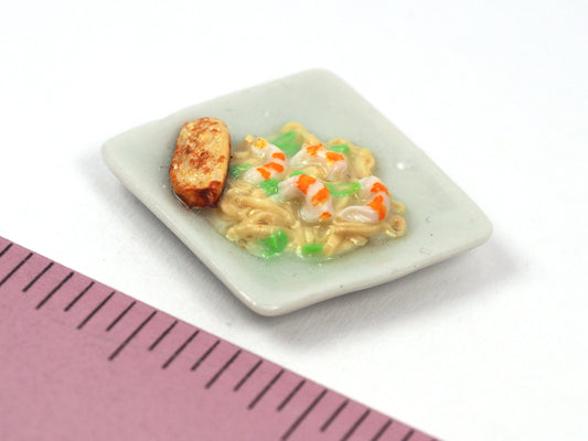 Miniature creamy shrimp pasta