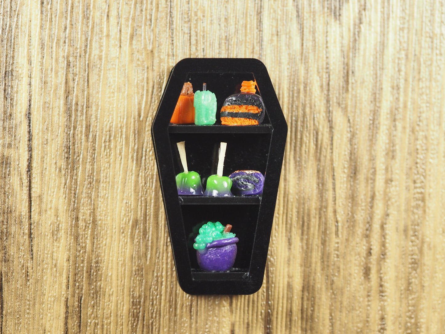 Miniature Halloween Diorama Magnet -Coffin
